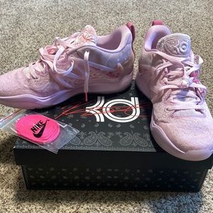 Nike KD15 Aunt Pearl sneakers
